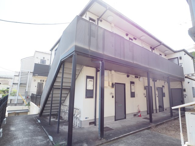 キャプテンハウスC棟の外観