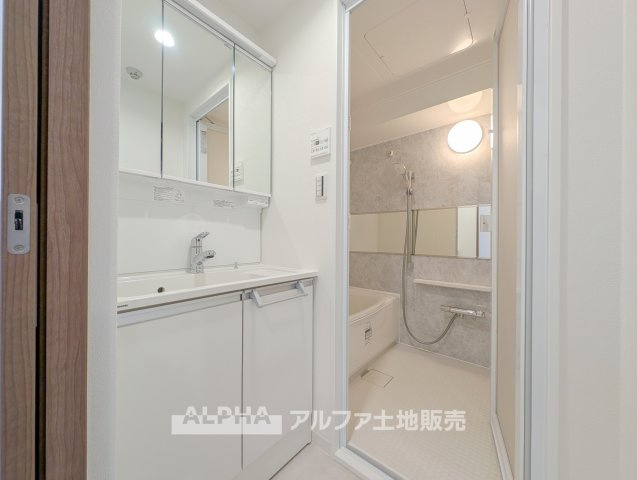 ロイヤル多摩蘭坂ハイツの独立洗面台|【Morning Style】◆新しい洗面化粧台◆
洗面化粧台を新規交換予定。毎朝の身支度や帰宅後の手洗いなど、家族が毎日使う洗面空間を整えます。