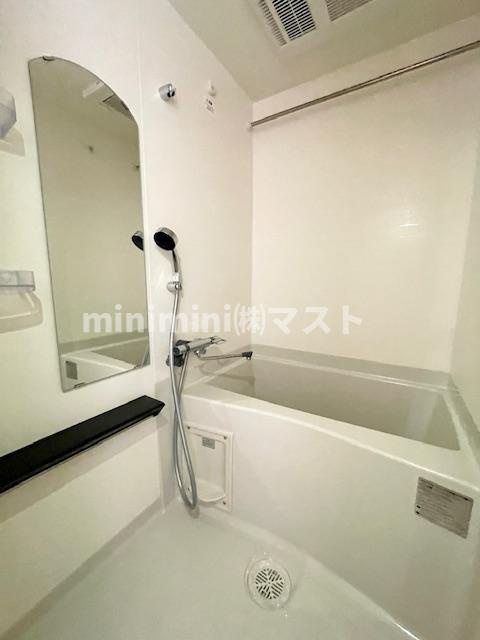 プレサンス梅田東グラッドの浴室