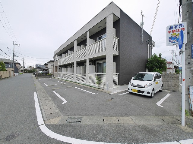 カモミール万葉の駐車場