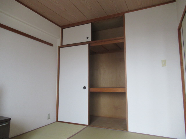 カーネギー東二見の収納