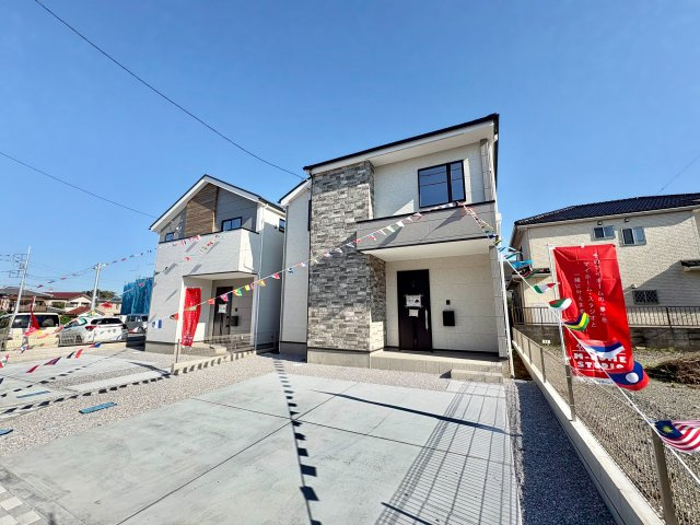《仲介手数料半額》上尾市緑丘9期　全2棟　1号棟の前面道路含む現地写真