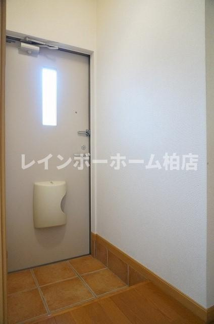 特典：仲介手数料が50％OFFです‼の玄関|シューズボックスがあります