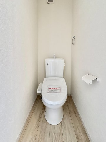 《仲介手数料半額》上尾市緑丘9期　全2棟　2号棟のトイレ