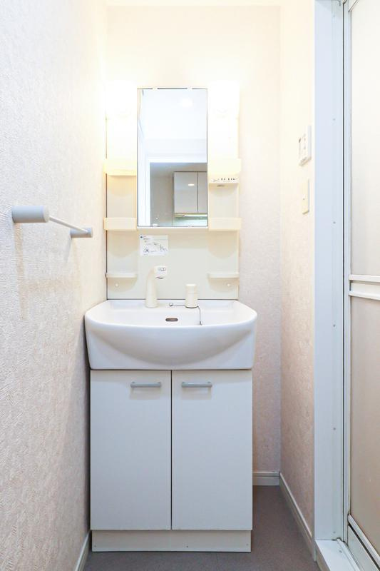 サヴォイテンジンクォーターの洗面所|同建物別部屋参考写真