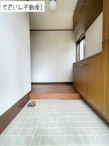 【玄関】 | 東松山市松山　中古住宅   | 現地(2026年9月撮影)