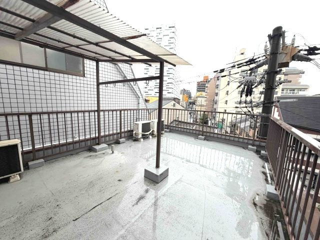 恵美須西3丁目貸家のバルコニー