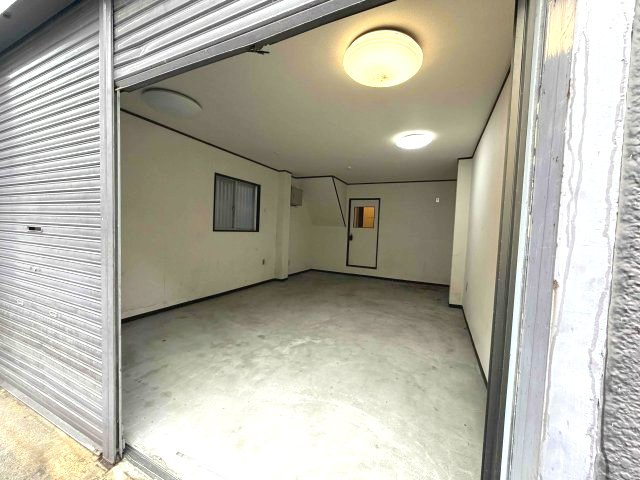 恵美須西3丁目貸家の駐車場