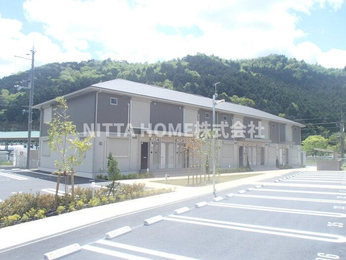丹波篠山市大沢新のアパートの外観|篠山口駅が徒歩３分の好立地◇室内収納たっぷり☆彡