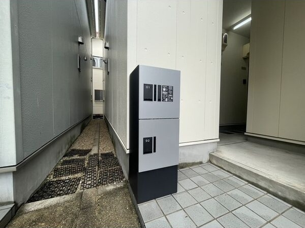 クレフラスト大杉町　A棟のエントランス