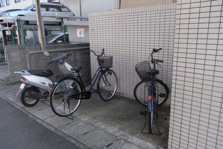 神戸市東灘区本山中町４丁目の賃貸マンションの駐車場