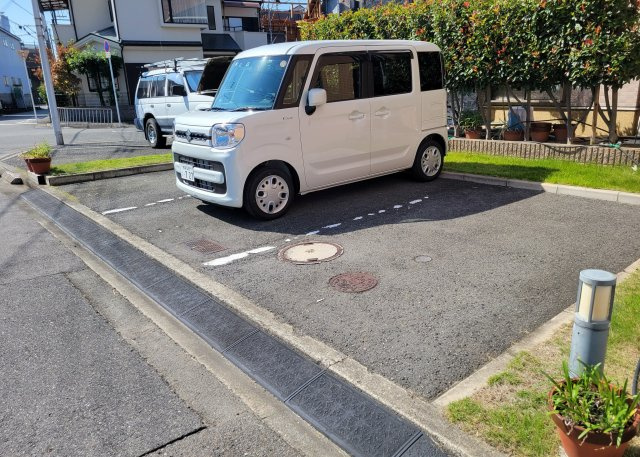 スペースラディアの駐車場