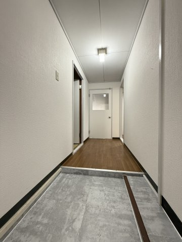 エメラルド長居の玄関