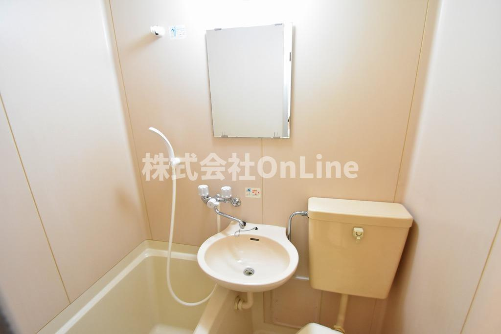 ライラックレインボー北木の本の洗面所
