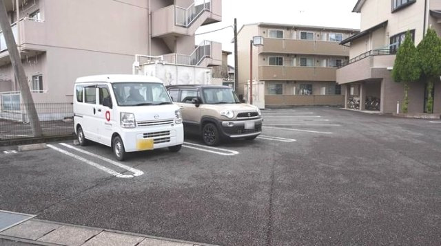 グラン　ソフィアの駐車場