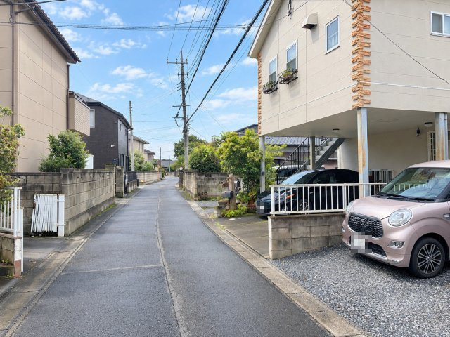 【前面道路含む現地写真】 | 深谷市稲荷町北　中古戸建