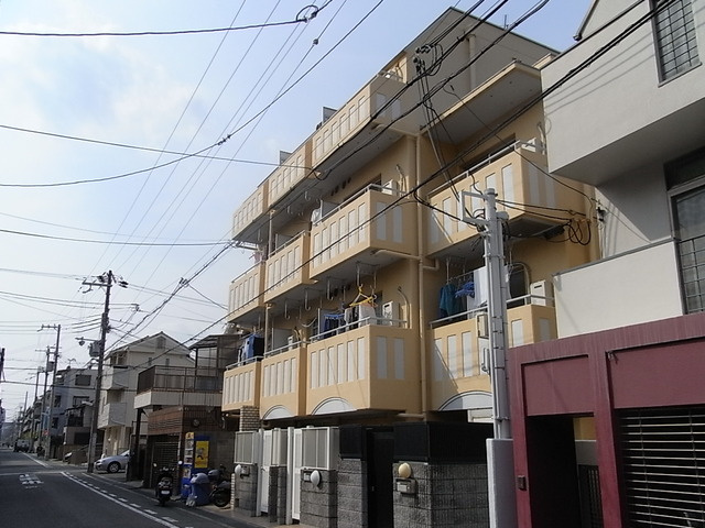 ル・パレ本山中の外観