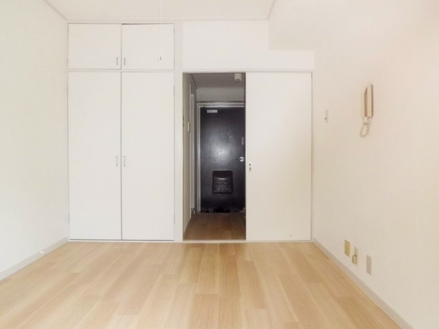 ル・パレ本山中の居間・リビング