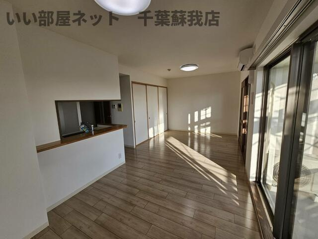 エステ・スクエア青葉の森三番館の居間・リビング|こちらの居間で趣味の時間をお楽しみください