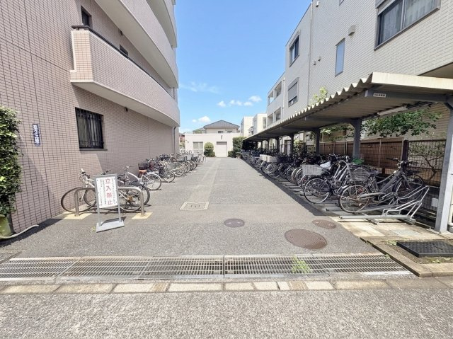 モアクレスト小竹向原のその他|敷地内に駐輪場、バイク置場ございます
ともに無償です
