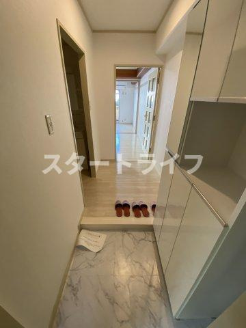 大阪市淀川区三国本町２丁目の賃貸マンションの玄関