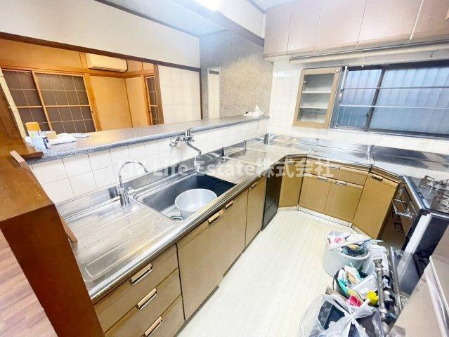 松山1丁目戸建のキッチン