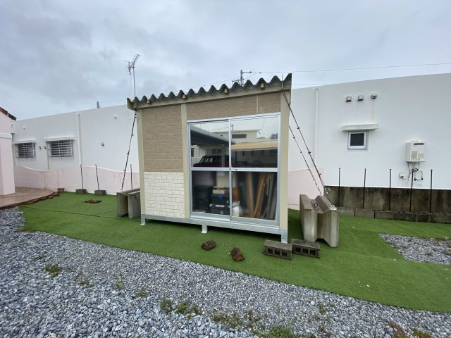 沖縄市桃原の庭