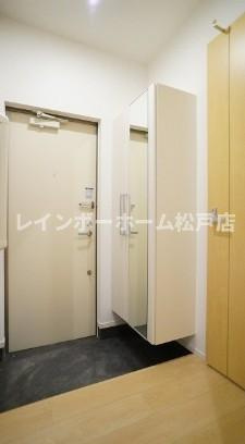フローレンス松戸の玄関