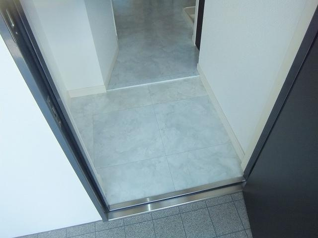 エルザビル名古屋駅前の玄関