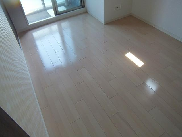 エルザビル名古屋駅前の居間・リビング