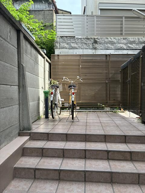 クレスト代々木のエントランス