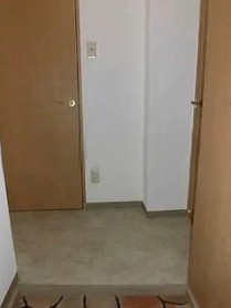 クレスト代々木の玄関