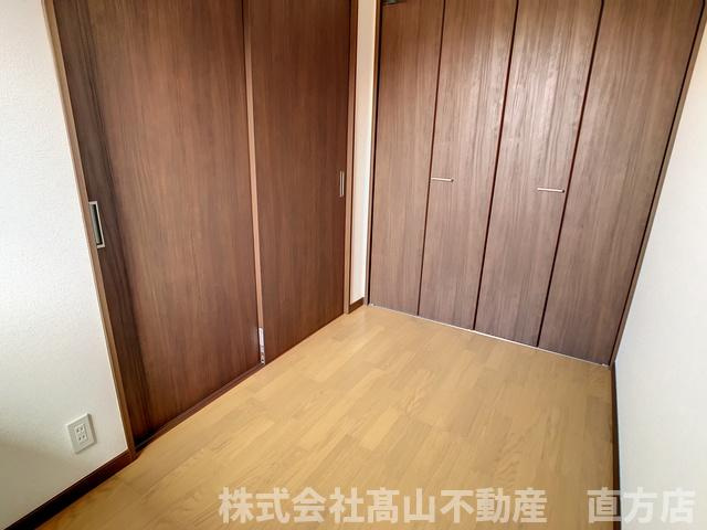 直方市大字頓野のアパートの洋室