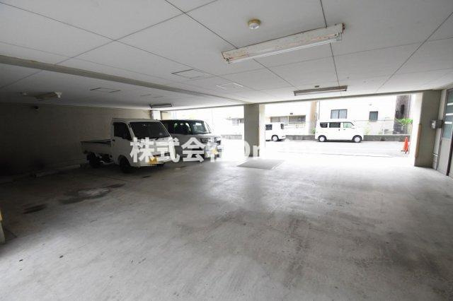 EAST NAGAREの駐車場
