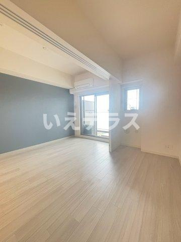 エスライズ神戸三宮山手通弐番館の居間・リビング