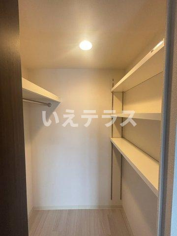 エスライズ神戸三宮山手通弐番館の収納