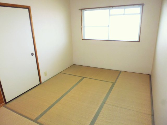 プレジオ王塚台の和室