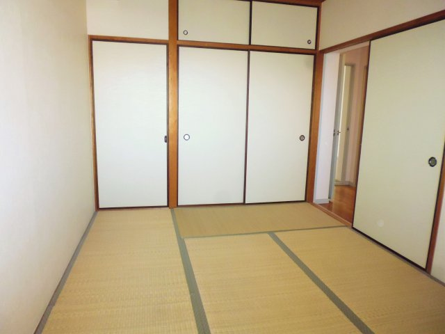 プレジオ王塚台の和室