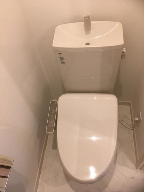 キテラ雑司が谷　Ｂ棟のトイレ|ゆったりとした空間のトイレです