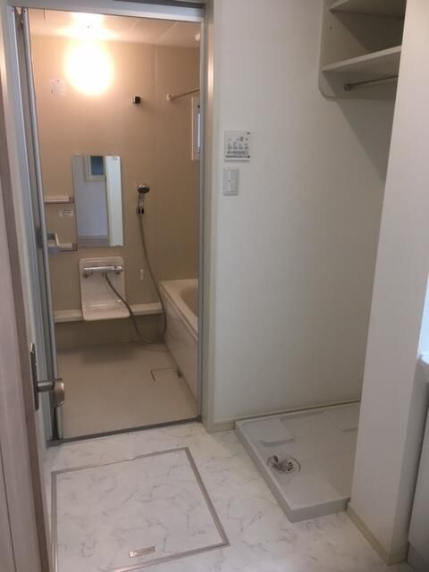 キテラ雑司が谷　Ｂ棟の洗面所|ゆったりとスペースのある洗面所