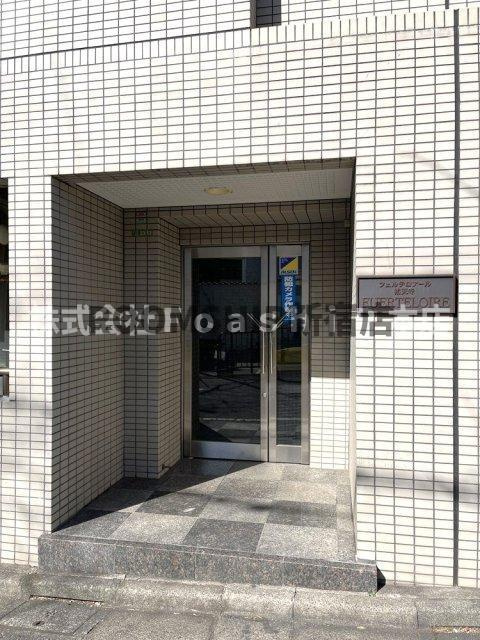フェルテロアール祐天寺のエントランス