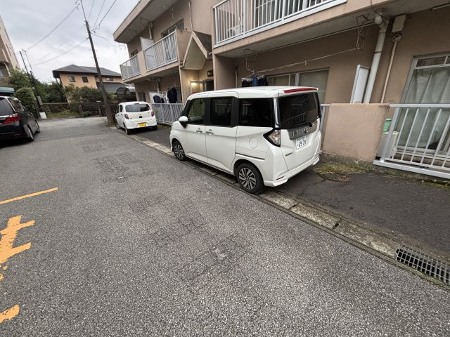 ローズ・ヴィクトリーの駐車場