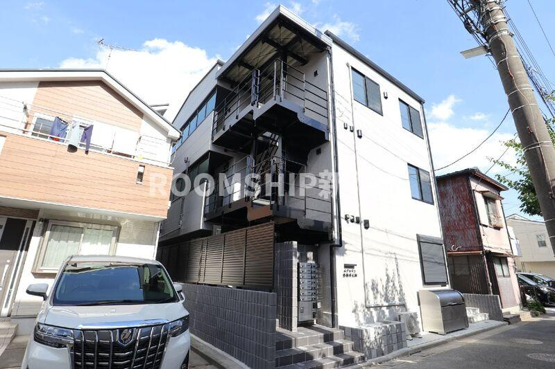 エクセラン西新井大師の外観