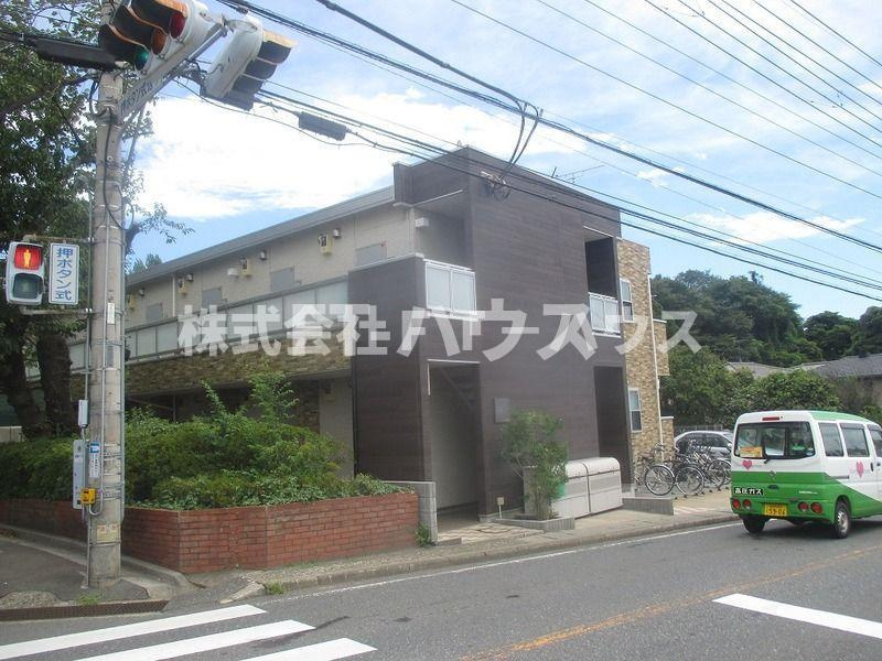 リブリ・アゼリアのその他
