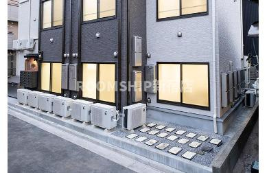 Studio AnT 北千住のエントランス