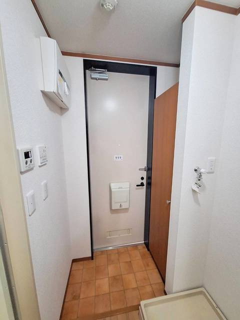 ヴィラ　レンガ坂の玄関