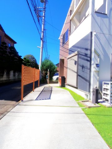 マロニエ 伍番館の駐車場