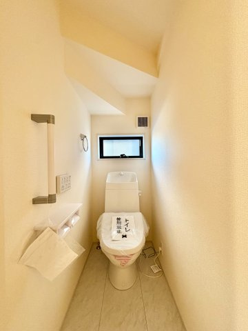 《仲介手数料半額》上尾市平方2期　2号棟のトイレ