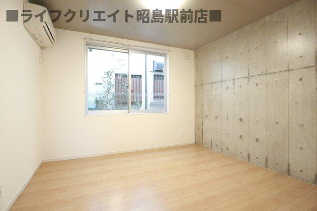 Arbre玉川町Aの居間・リビング