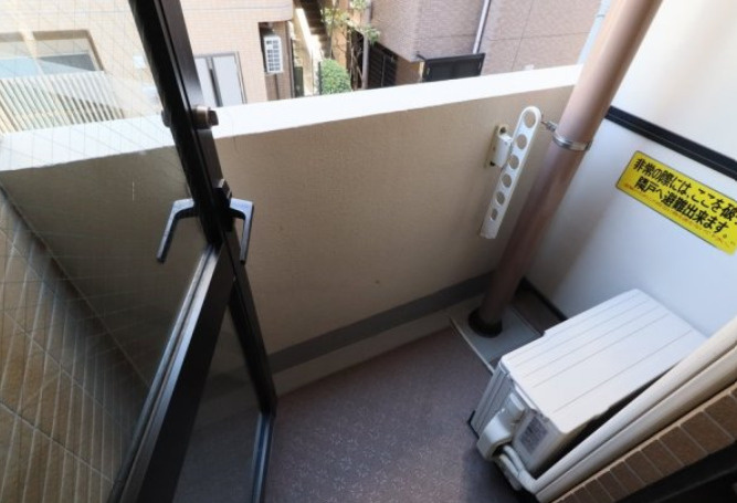 菱和パレス三軒茶屋壱番館のバルコニー